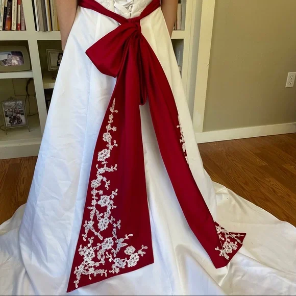 🆕 David’s Bridal Satin A-line Halter w/ Split Front Wedding Dress & Veil Sz. 10 - Picture 5 of 13